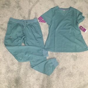 Women’s Healing Hands Scrubs